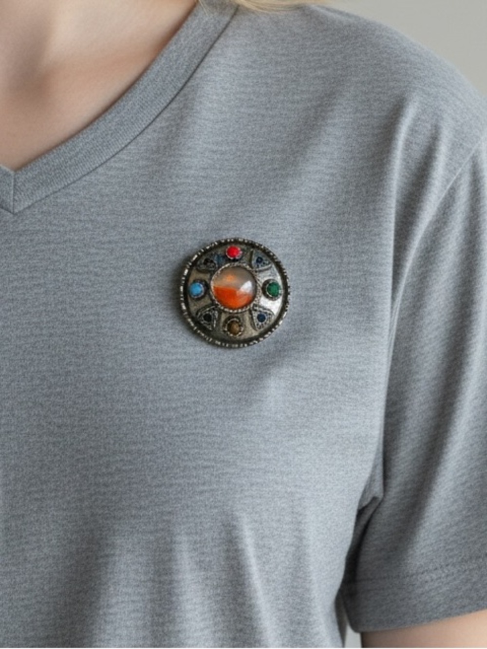 10/22 Celtic Brooch with Multicolor Accent